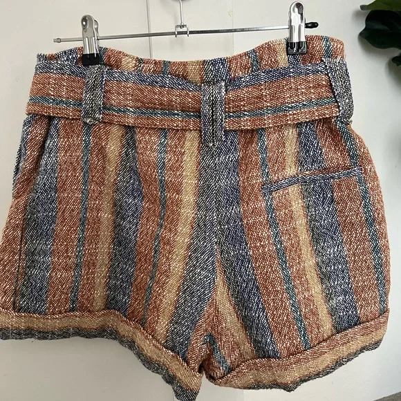 Sezane high waisted shorts. - Picture 3 of 5